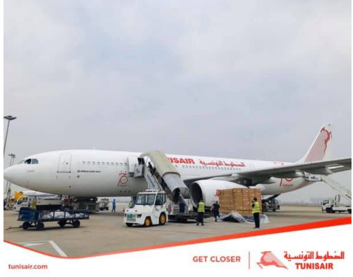  طائرة الخطوط التونسية تعود إلى تونس محملة بمعدات طبية من الصين